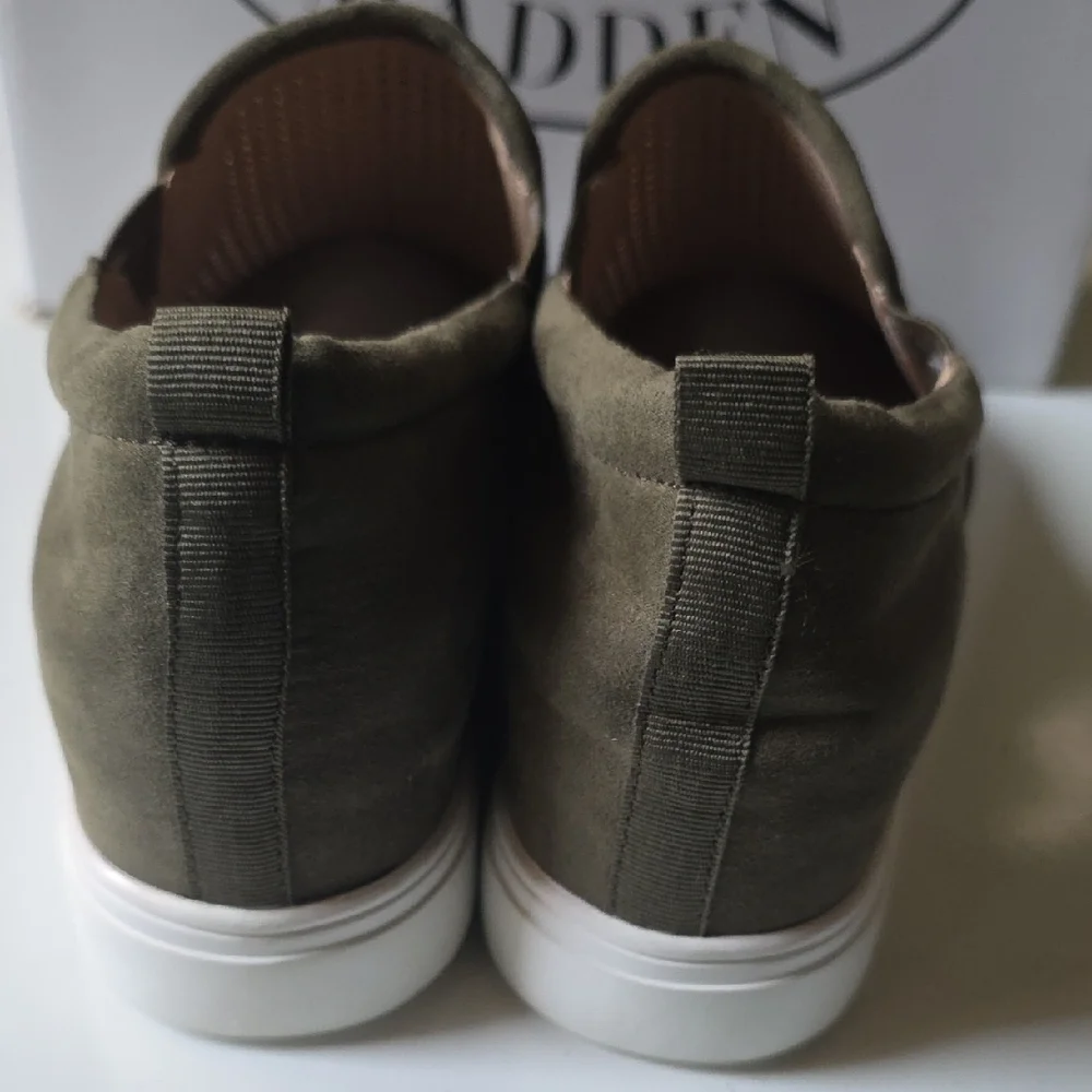 Steve Madden stylish olive